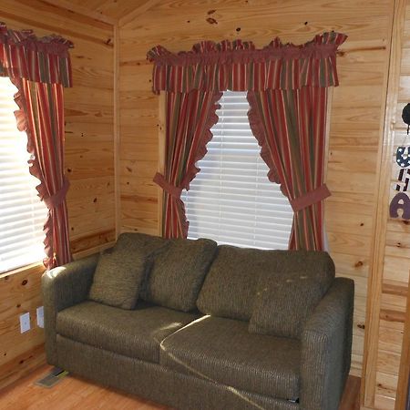 Oakzanita Springs Camping Resort Cabin 1 Descanso Exterior photo
