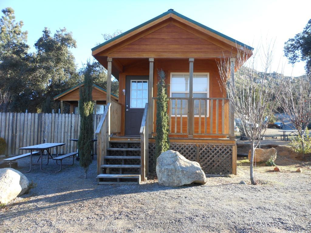 Oakzanita Springs Camping Resort Cabin 1 Descanso Exterior photo