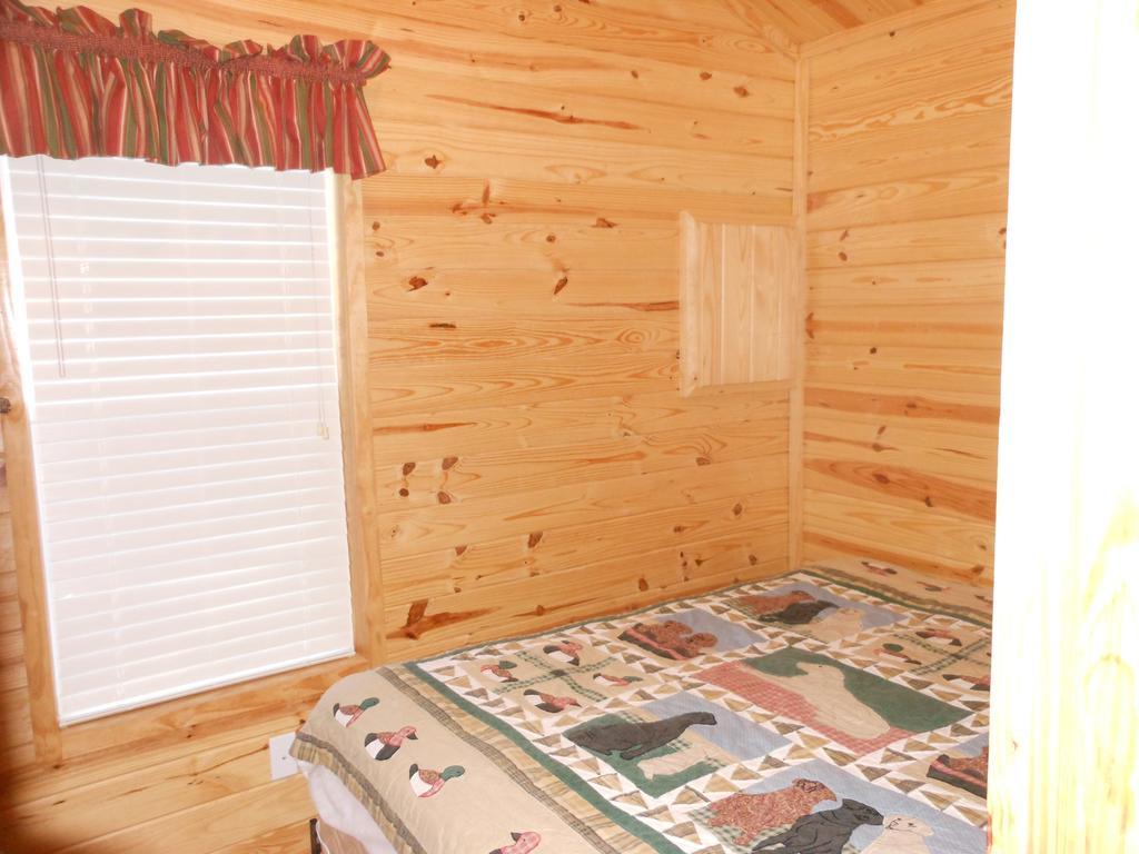 Oakzanita Springs Camping Resort Cabin 1 Descanso Exterior photo