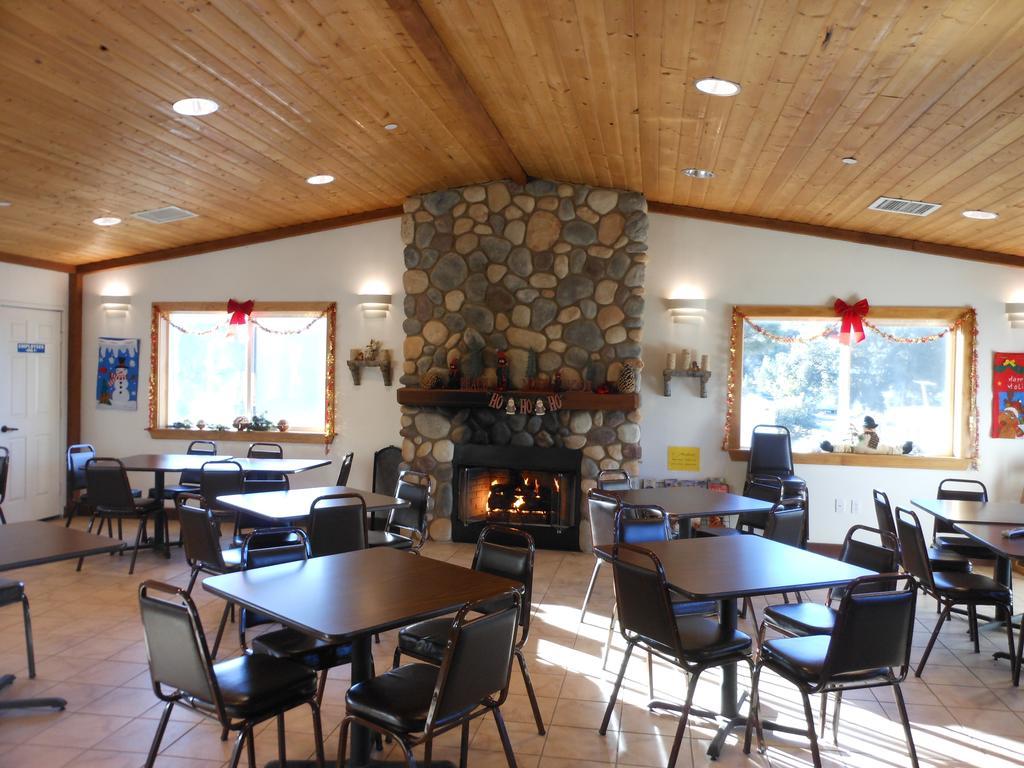 Oakzanita Springs Camping Resort Cabin 1 Descanso Exterior photo