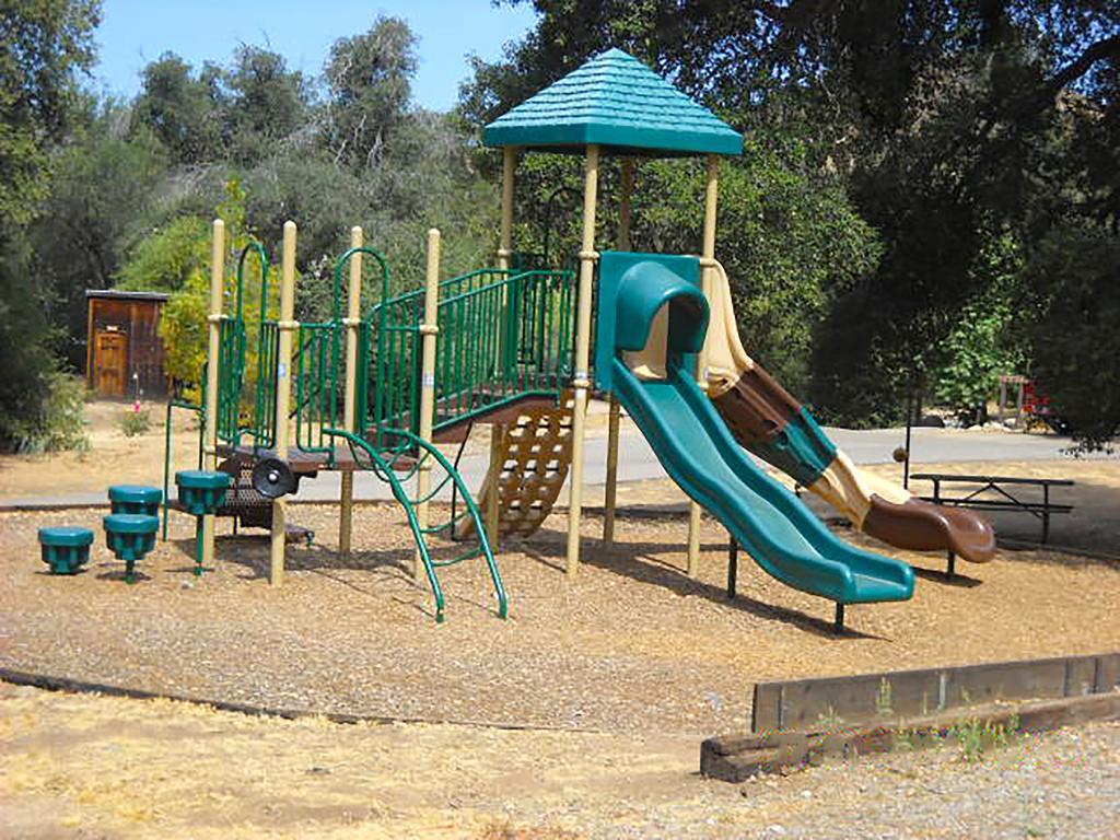 Oakzanita Springs Camping Resort Cabin 1 Descanso Exterior photo